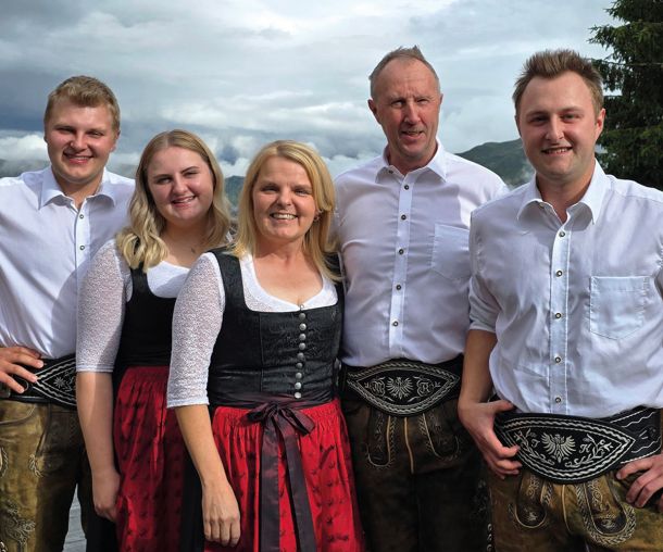 Familie Klingler vom WiWi-Mitgliedsbetrieb Schatzbergalm